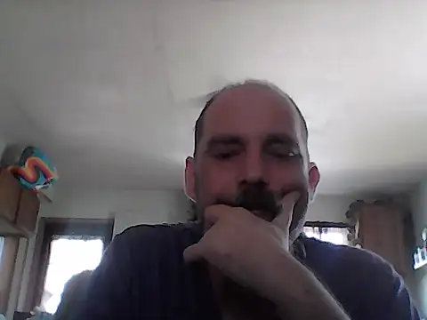 crazyheratic8 online show from April 2026 04:30:01 PM