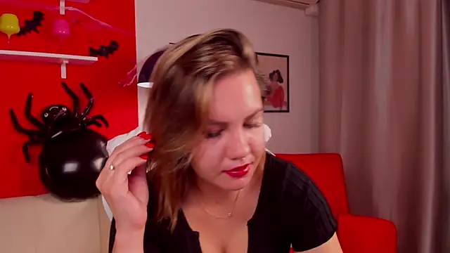 AriaEven online show from October 2025 03:25:01 PM