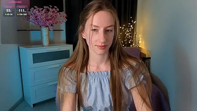 Snapshot of GoldenRose_ chatting on February 2026 02:00:02 PM GoldenRose online show from February 2026 02:00:02 PM