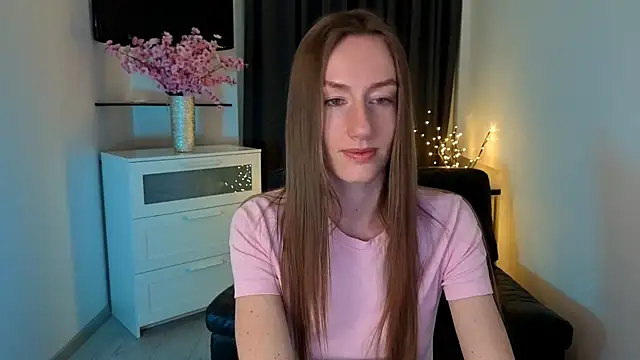 Snapshot of GoldenRose_ chatting on February 2026 01:42:01 PM GoldenRose online show from February 2026 01:42:01 PM