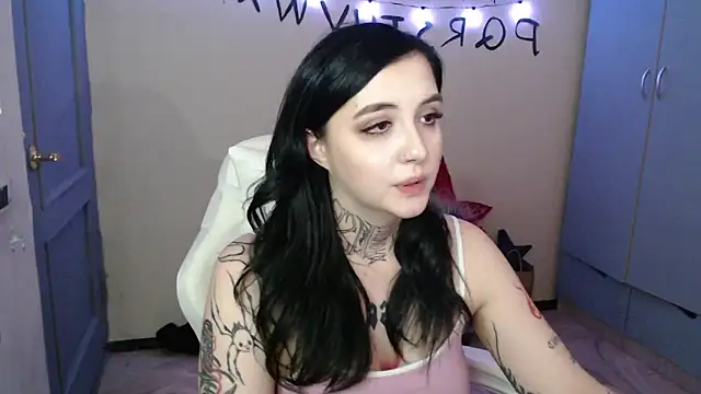 Snapshot of Rin_andersonn chatting on November 2025 08:21:02 PM Rin andersonn online show from November 2025 08:21:02 PM