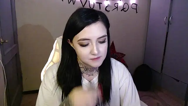 Snapshot of Rin_andersonn chatting on December 2025 08:39:01 PM Rin andersonn online show from December 2025 08:39:01 PM