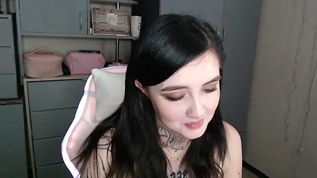 Snapshot of Rin_andersonn chatting on December 2025 01:00:01 AM Rin andersonn online show from December 2025 01:00:01 AM