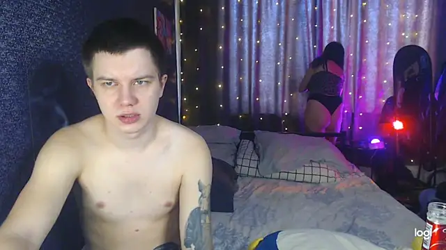 Snapshot of Mark_and_Wendy chatting on December 2025 05:46:01 AM Mark and Wendy online show from December 2025 05:46:01 AM