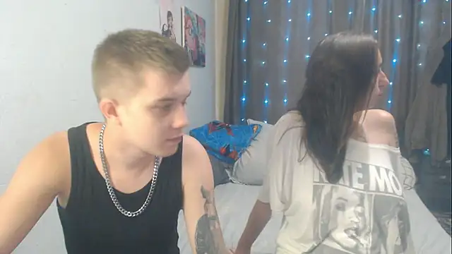 Snapshot of Mark_and_Wendy chatting on July 2026 07:44:01 AM Mark and Wendy online show from July 2026 07:44:01 AM