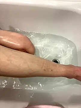 pleasedontpressaredburton online show from November 2025 10:59:01 AM