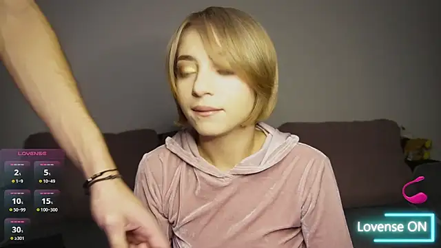 Dahliacruzz online show from November 2025 07:02:02 PM