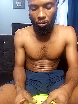 Snapshot of FreakyKaigrey chatting on October 2025 10:38:02 AM FreakyKaigrey online show from October 2025 10:38:02 AM