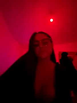 lolabeara online show from October 2025 09:34:01 PM