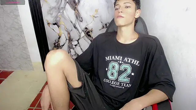 Im david02 online show from December 2025 02:34:01 PM