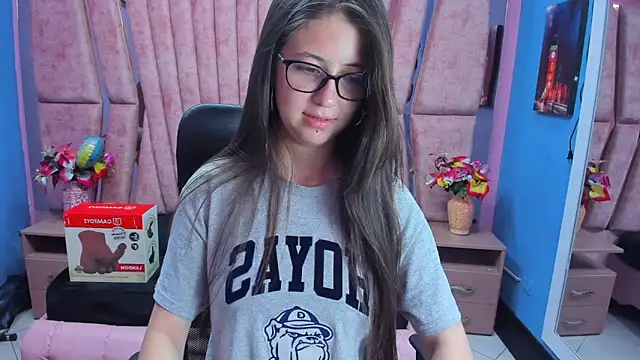 sarah sweett  online show from March 2026 03:04:01 PM