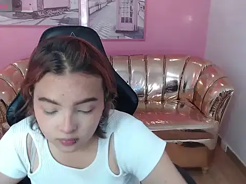 mia foster t online show from October 2025 12:50:02 PM