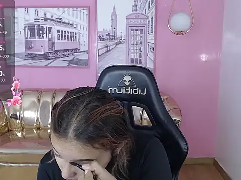 mia foster t online show from November 2025 12:50:02 PM