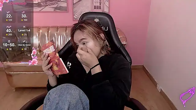 mia foster t online show from November 2025 12:49:02 PM