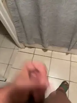 familia0210 online show from November 2025 11:52:01 PM