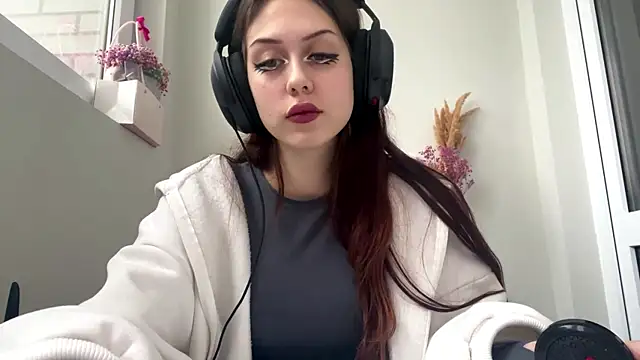 Nayra flash online show from October 2025 01:22:01 PM