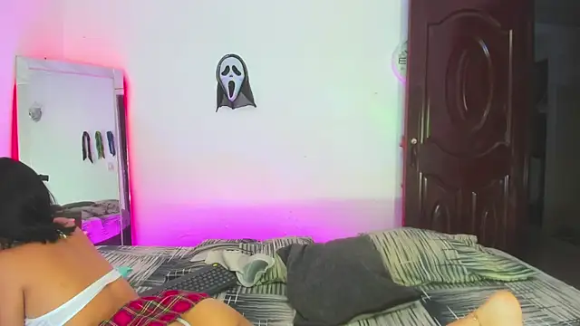 Snapshot of megan_lol chatting on February 2026 01:31:01 AM megan lol online show from February 2026 01:31:01 AM