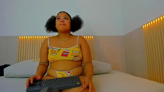 Snapshot of yeliss_brown chatting on October 2025 07:25:02 PM yeliss brown online show from October 2025 07:25:02 PM