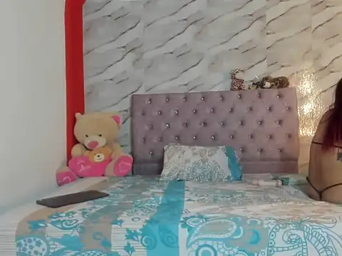 Stefany Andruw online show from October 2025 01:25:02 PM