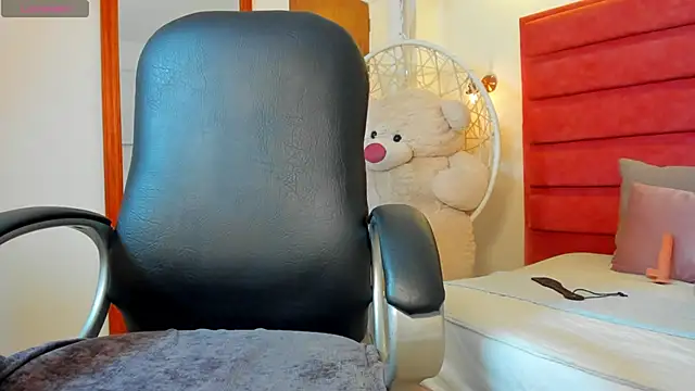 emaa rosse online show from October 2025 11:53:02 AM