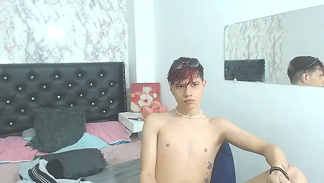 Snapshot of Patrick-Rios chatting on October 2025 07:01:01 PM Patrick-Rios online show from October 2025 07:01:01 PM