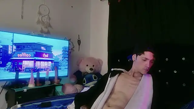 Tyler cat online show from December 2025 05:55:02 AM