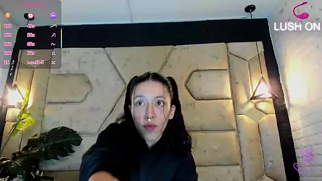 Snapshot of Julieta_Slav3 chatting on July 2026 09:50:01 PM Julieta Slav3 online show from July 2026 09:50:01 PM