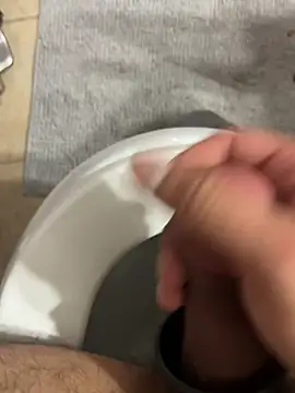 Snapshot of ayrtonmen chatting on November 2025 06:51:02 PM ayrtonmen online show from November 2025 06:51:02 PM