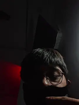 Snapshot of UsurpedThaw chatting on November 2025 06:52:02 PM UsurpedThaw online show from November 2025 06:52:02 PM