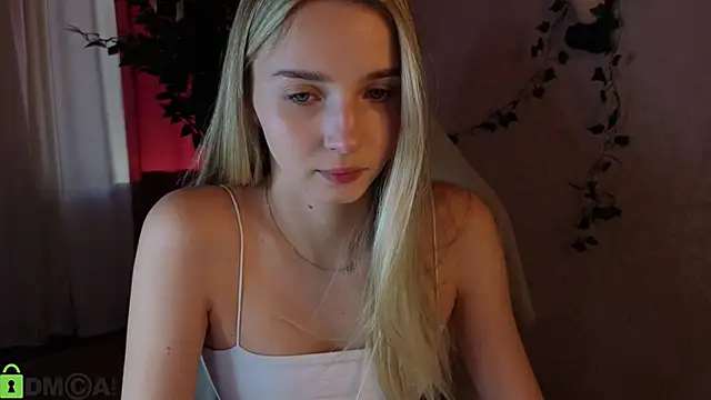 Snapshot of L1na_Reeds chatting on May 2026 01:10:01 AM L1na Reeds online show from May 2026 01:10:01 AM