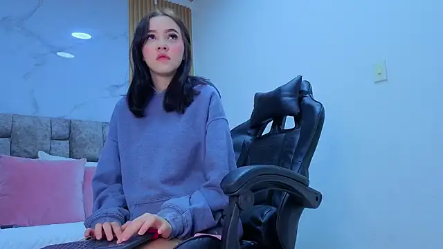 angel  kiss online show from November 2025 11:31:02 AM