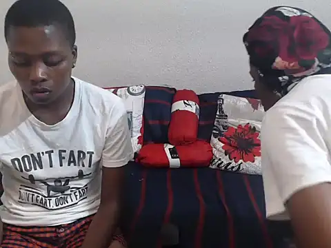 Snapshot of sexyboobae2 chatting on December 2025 06:38:01 PM sexyboobae2 online show from December 2025 06:38:01 PM