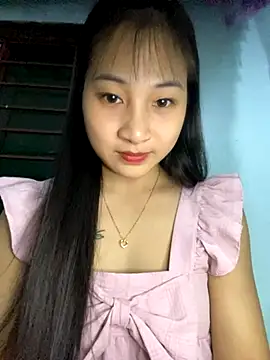 banlinh004 online show from October 2025 03:45:01 PM