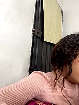 Azza  Slimene online show from October 2025 04:24:02 PM