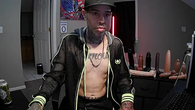 Snapshot of Michigan9000 chatting on November 2025 12:49:02 AM Michigan9000 online show from November 2025 12:49:02 AM