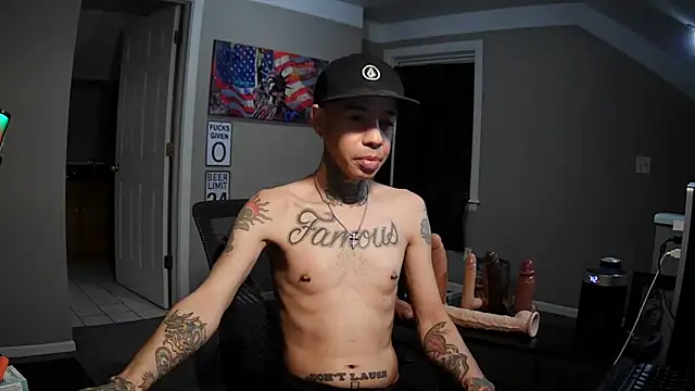 Snapshot of Michigan9000 chatting on December 2025 10:25:01 PM Michigan9000 online show from December 2025 10:25:01 PM