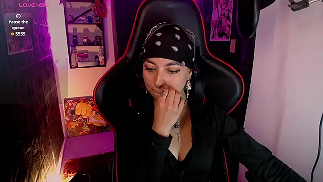 lunarichy22 online show from November 2025 08:29:02 PM