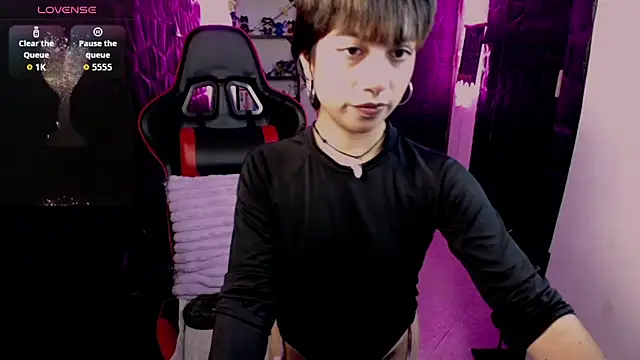 lunarichy22 online show from May 2026 09:22:02 PM
