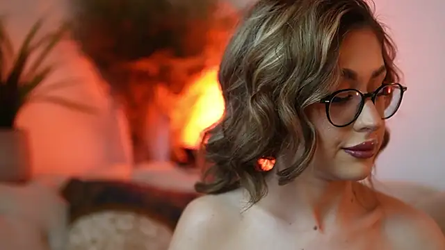 AileenKiss online show from April 2026 08:24:02 PM