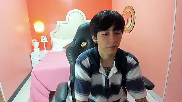 Snapshot of Teddy_Jacobs chatting on December 2025 07:55:01 PM Teddy Jacobs online show from December 2025 07:55:01 PM