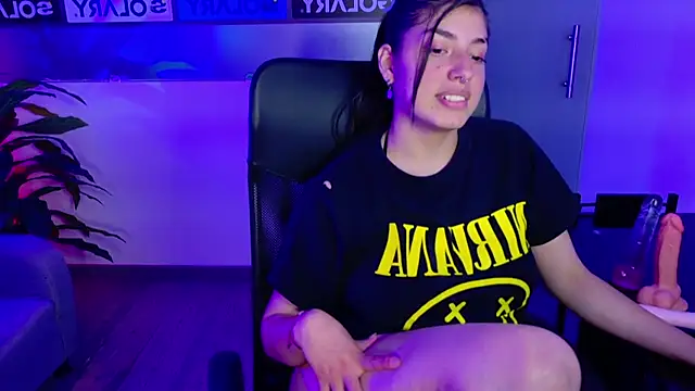 Violetta Swett  online show from October 2025 01:37:01 PM