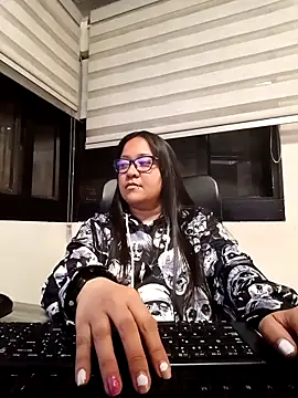 Xander Taylor  online show from October 2025 06:11:02 AM