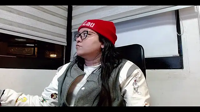 Xander Taylor  online show from October 2025 04:20:02 AM