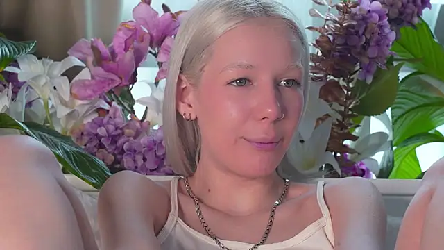 RanyThomson online show from December 2025 11:28:01 AM