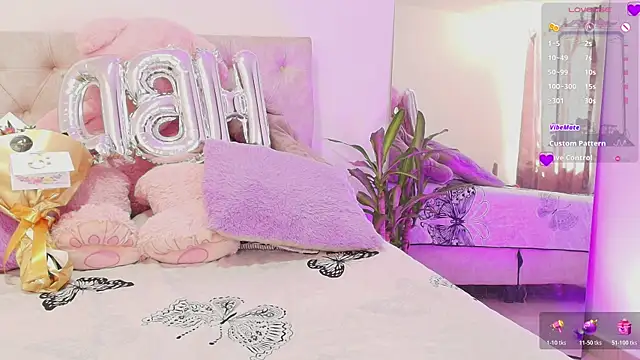 SoofiKiss online show from April 2026 08:33:02 PM
