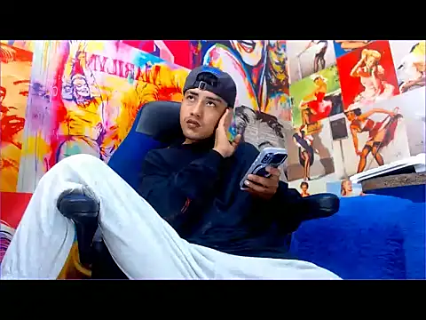 Snapshot of dazo_vnzl12 chatting on December 2025 04:36:02 PM dazo vnzl12 online show from December 2025 04:36:02 PM