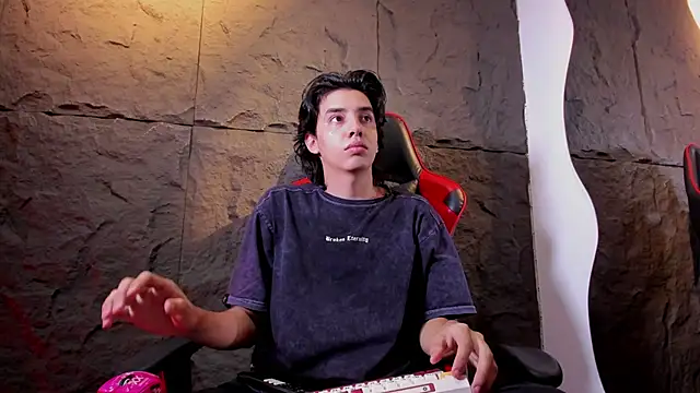 Snapshot of jeycobb chatting on March 2026 11:39:02 AM jeycobb online show from March 2026 11:39:02 AM