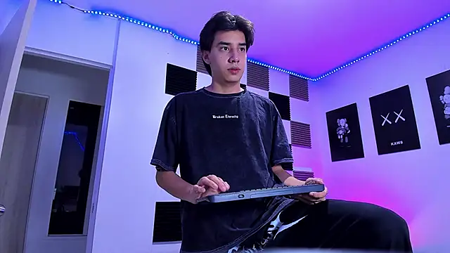 Snapshot of jeycobb chatting on March 2026 01:20:02 AM jeycobb online show from March 2026 01:20:02 AM