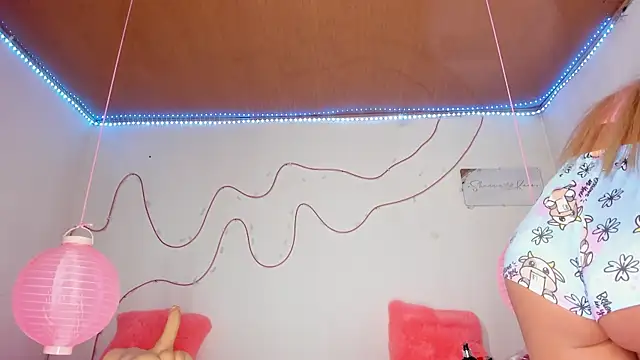 shannon kinne  online show from November 2025 01:22:02 PM