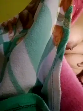 CUT MOM online show from December 2025 06:23:01 PM